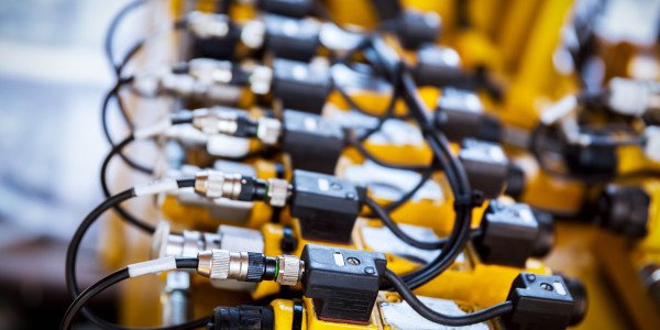 Electricistas Industriales · Instaladores Alta / Baja Tensión Vilaller · Instalación de tableros eléctricos, transformadores y generadores